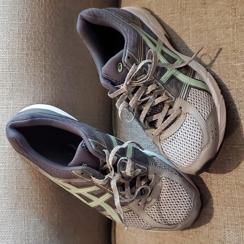 Womens asics gel contend 4 size 9.5 running shoe